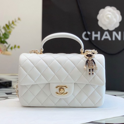 샤넬 뉴미니 탑핸들 플랩백