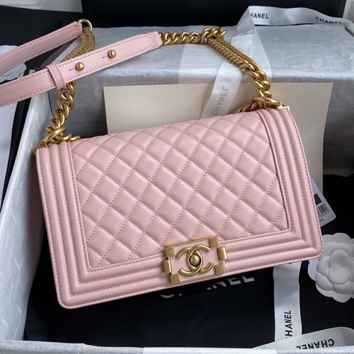 샤넬 보이백 미듐 25cm