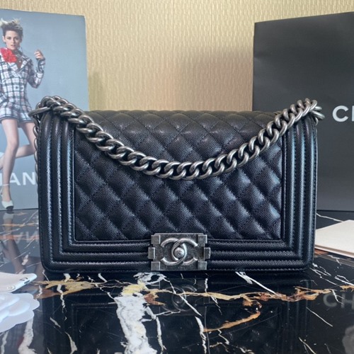 샤넬 캐비어 미듐 보이백 25cm