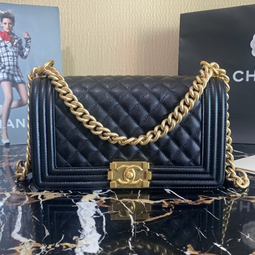 샤넬 캐비어 미듐 보이백 25cm