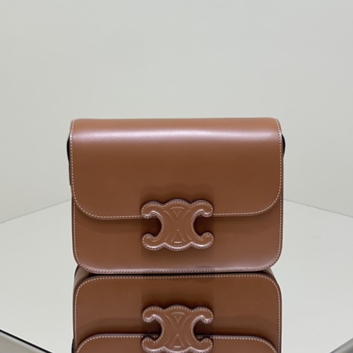 셀린느 199233 틴 퀴르 트리오페 숄더백 22cm