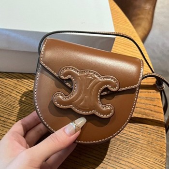 셀린느 퀴르 트리오페 미니 베사체