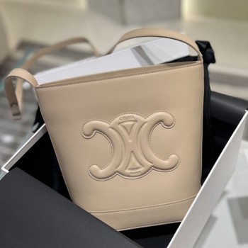 셀린느 퀴르 트리오페 버킷백