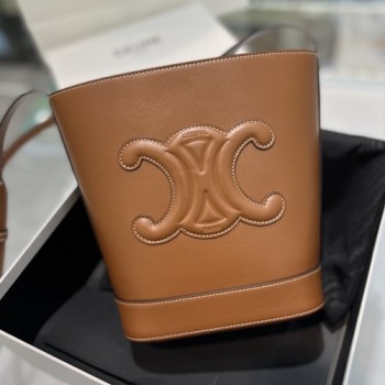 셀린느 퀴르 트리오페 버킷백