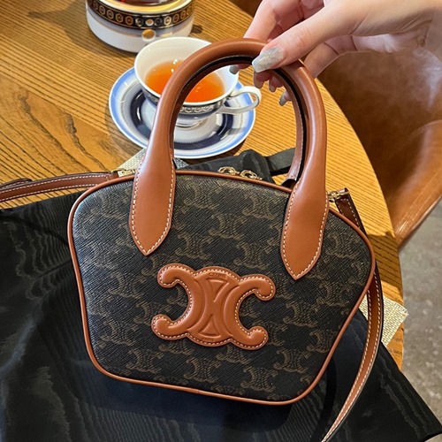 셀린느 트리오페 미니 볼링백