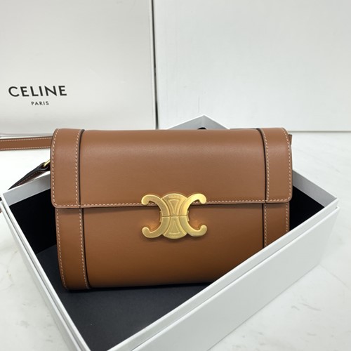 셀린느 트리오페 스트랩백