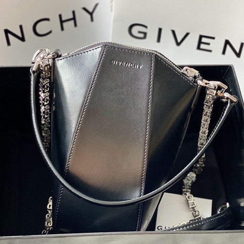 지방시 ANTIGONA LOCK 안티고나 락 버티컬백