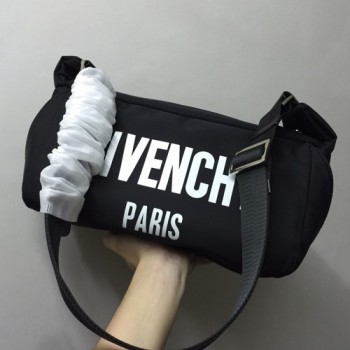 지방시 크로스 바디백