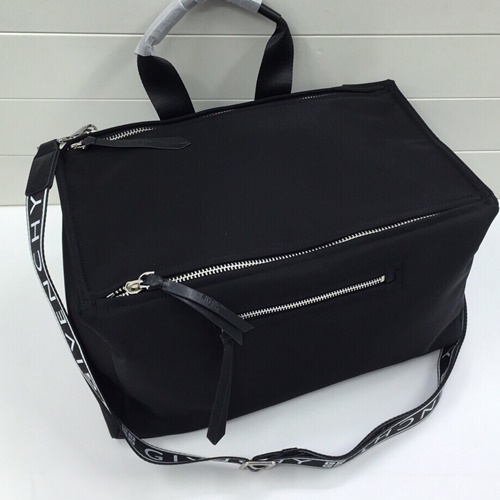 지방시 판도라 메신저백