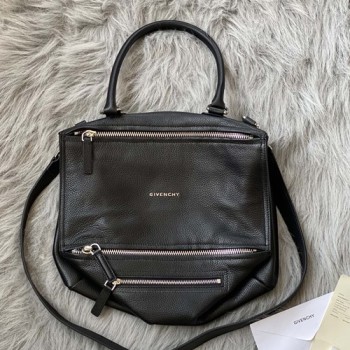 지방시 판도라백