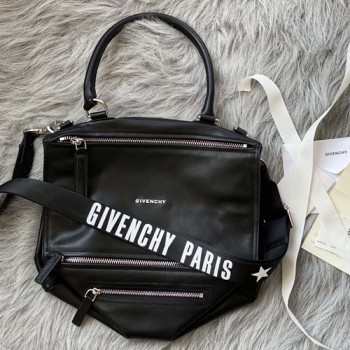 지방시 판도라백