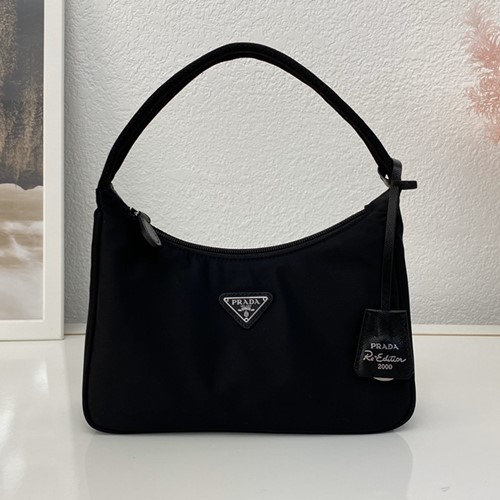 클래식 리에디션 테수토 미니 호보백