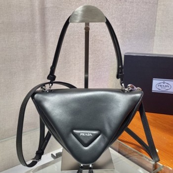 프라다 1BA315 트라이앵글 나파 래더 패딩 핸드백