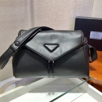 프라다 1BC165 나파 래더 패딩 시뇨백