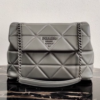 프라다 모노크롬 퀄팅 체인 숄더백