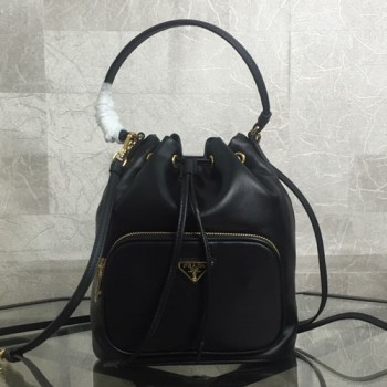 프라다 미니 버킷백