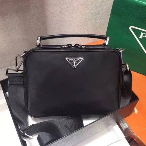 프라다 브리크 사피아노 가죽 크로스 바디백