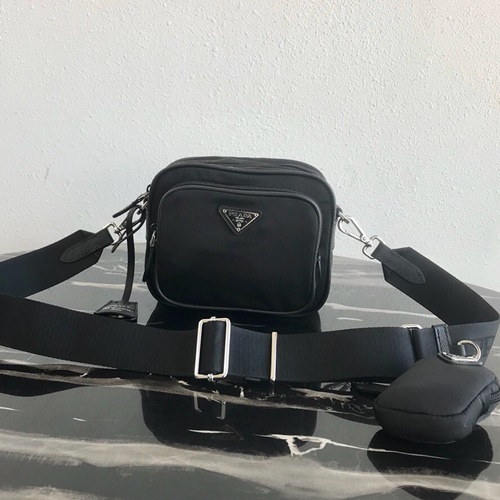 프라다 숄더백 14.5cm