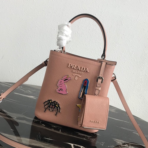 프라다 파니에 사피아노백 스몰 17cm