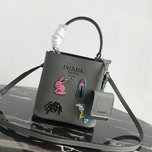 프라다 파니에 사피아노백 스몰 17cm