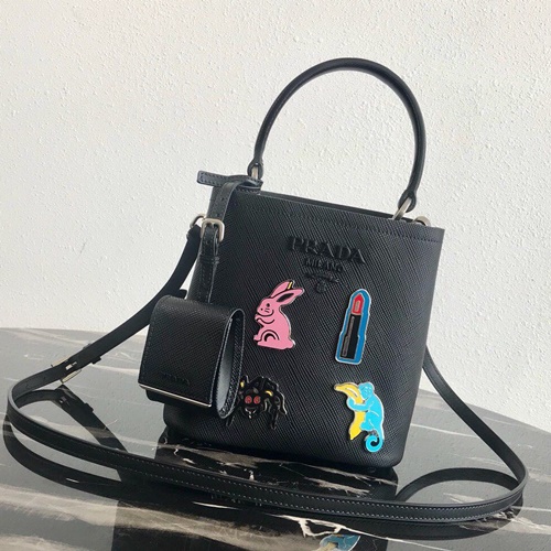 프라다 파니에 사피아노백 스몰 17cm