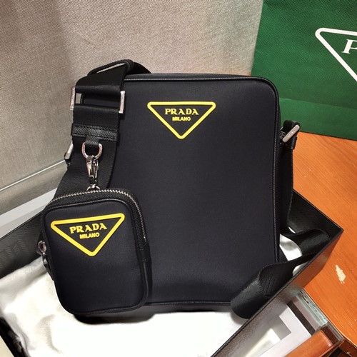 프라다 포코노 더블 크로스백