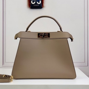 펜디 ICONIC PEEKABOO ISEEU 아이코닉 피카부 아이씨유 핸드백 33cm