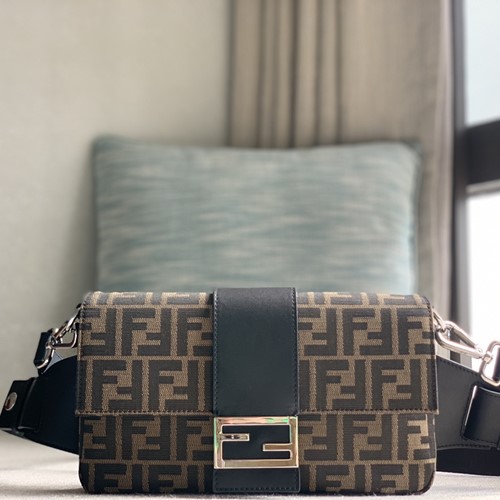 펜디 바게트 벨트백