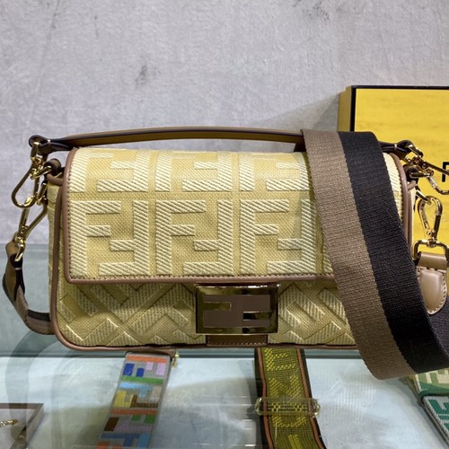 펜디 바게트백 미듐 26cm