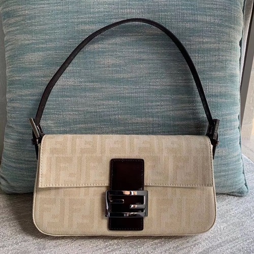 펜디 바게트백 스몰 26cm