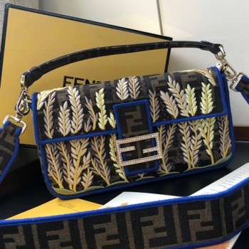 펜디 자수 바게트백 미듐 26cm