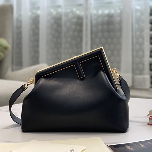 펜디 퍼스트 미듐 숄더백