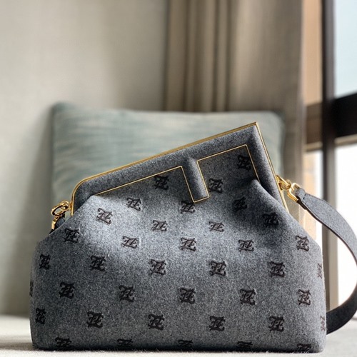 펜디 퍼스트 미듐 숄더백