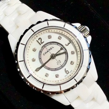 샤넬 J12 세라믹 워치