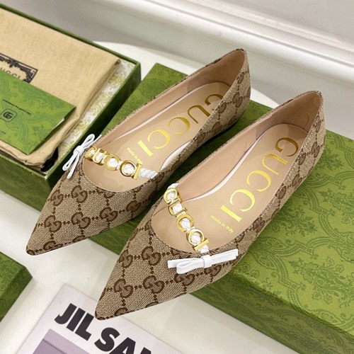 구찌 GG 캔버스 발레리나 플랫슈즈