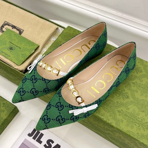 구찌 GG 캔버스 발레리나 플랫슈즈