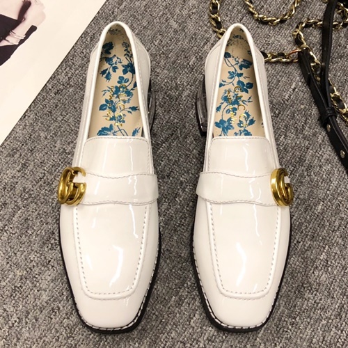 구찌 GG로고 페이던트 로퍼