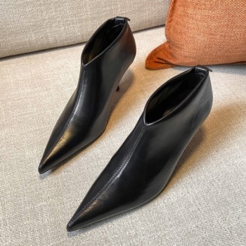 더 로우 Bourgeoise 앵클부츠