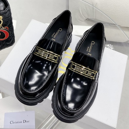 디올 브러쉬드 코드 로퍼