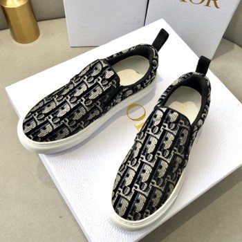 디올 오블리크 슬립온