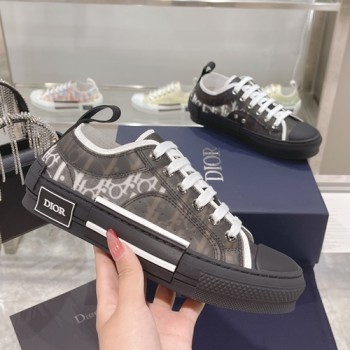 디올 카우스 콜라보 스니커즈