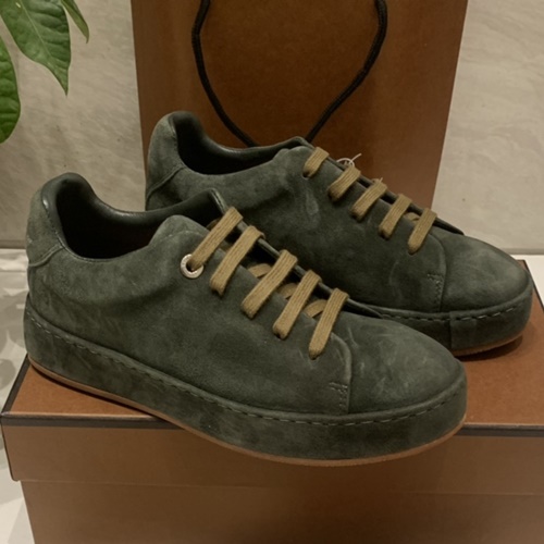 로로피아나 스니커즈