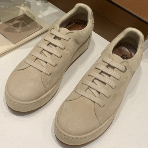 로로피아나 스니커즈