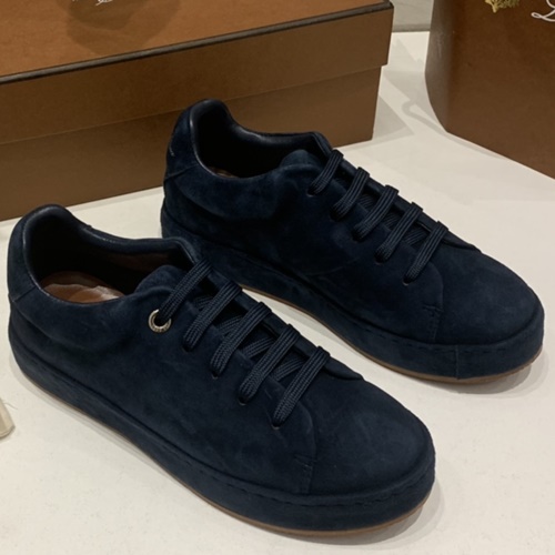 로로피아나 스니커즈