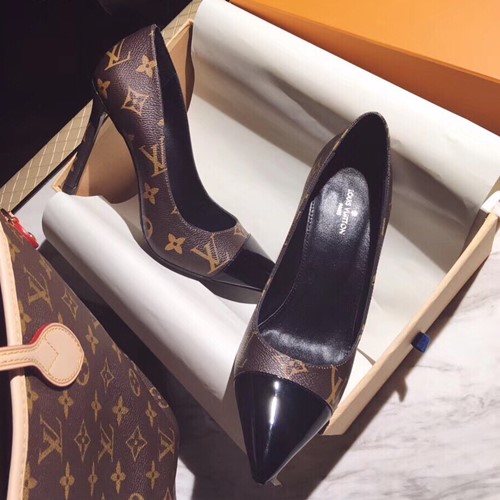 루이비통 펌프스