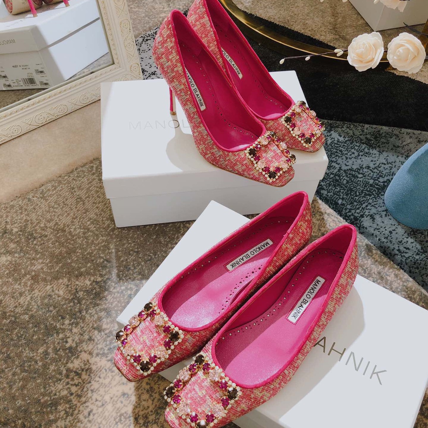 마놀로 블라닉 플랫슈즈, 펌프스