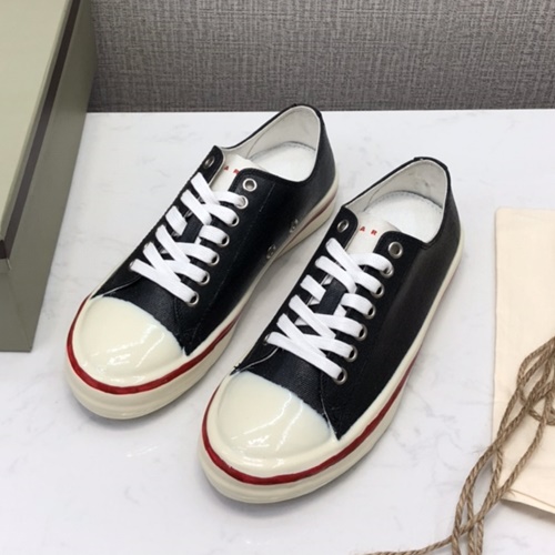 마르니 그래피티 스니커즈