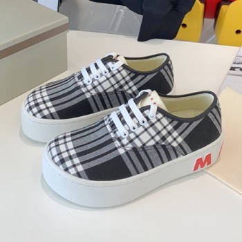 마르니 스니커즈