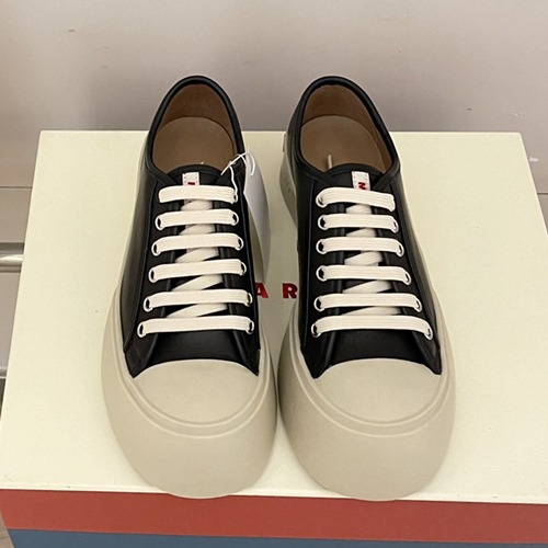 마르니 파블로 스니커즈