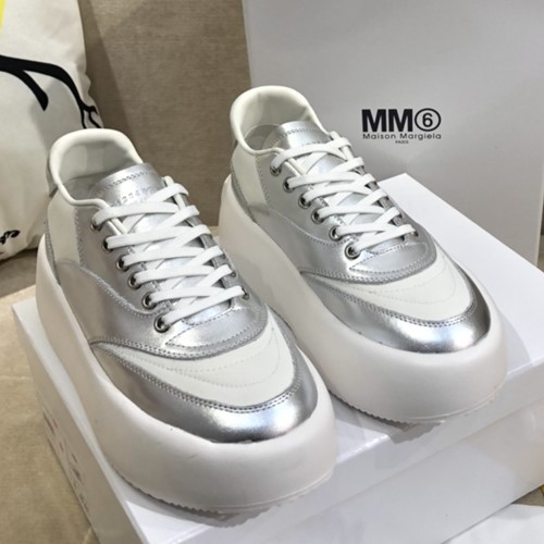 메종 마르지엘라 MM6 로우탑 스니커즈